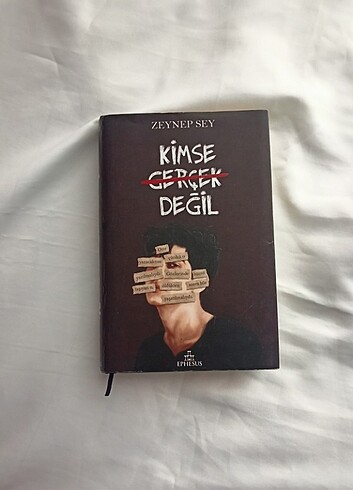 Kimse gerçek değil zeynep sey 