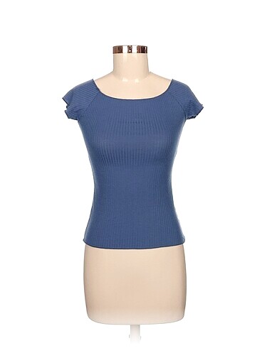 Diğer T-shirt %70 İndirimli.