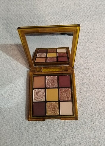  Beden Renk Huda Beauty toffee Brown far paleti 