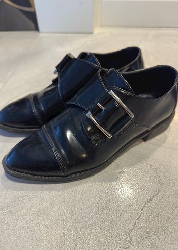 Kadın Siyah Tokalı Klasik Ayakkabı - Görsel 2