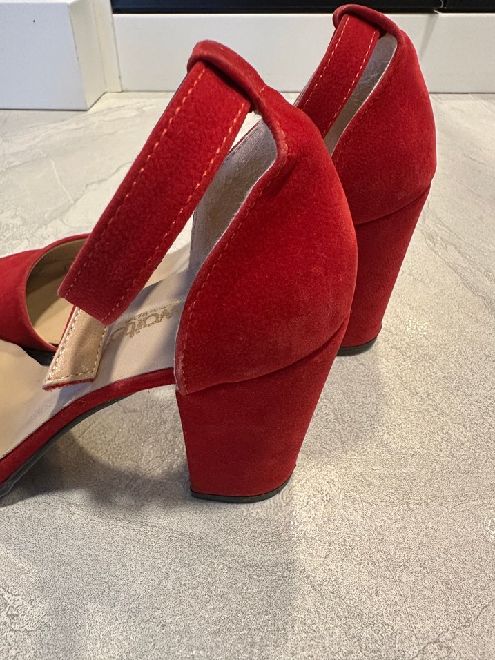 Kırmızı Süet Stiletto Tokalı Kadın Ayakkabı - Görsel 2