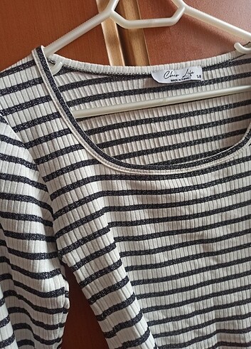 s Beden Siyah beyaz simli crop uzun kollu