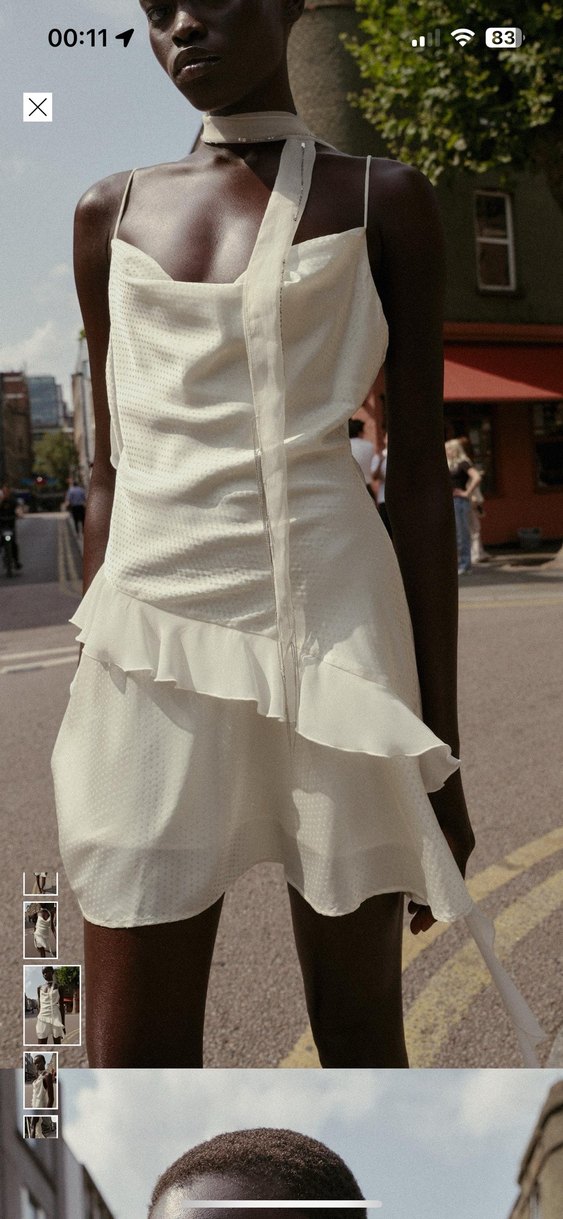 Beyaz Mini Saten puantiye Desenli parlak fırfırlı elbise - Görsel 2