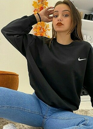 Nike logo sweatshirt