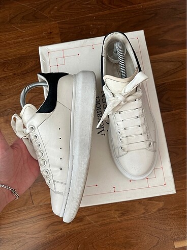 Alexander McQueen alexander mcqueen