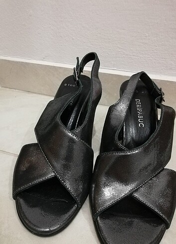 Çarpraz Bant Kalın Topuk Sandalet ????