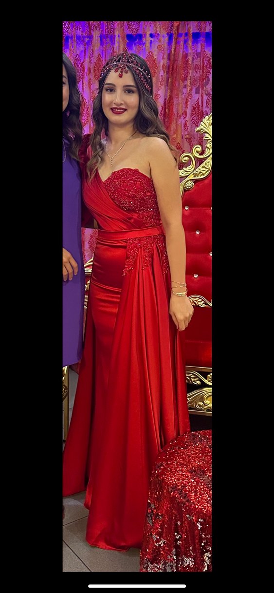 Kırmızı Drapeli Uzun Straplez Yırtmaçlı Elbise - Görsel 5