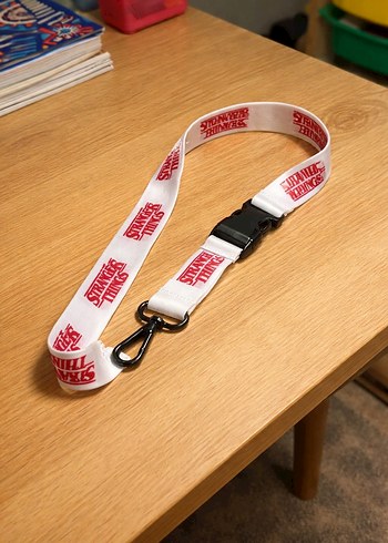 H&M / Stranger Things Boyun Askısı - Görsel 2