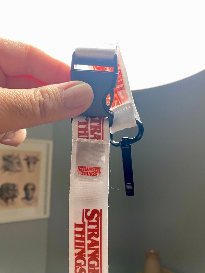 H&M / Stranger Things Boyun Askısı - Görsel 3
