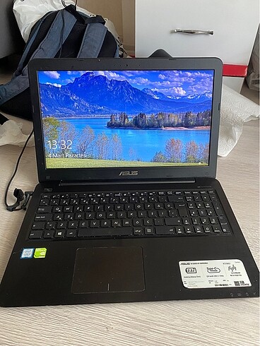 ASUS X556U Intel Core i5 - 7200 7. Nesil (7th Gen) Laptop