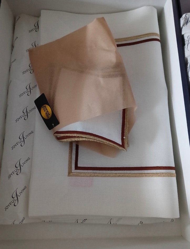 Gri Nakışlı Beyaz Masa Örtüsü - Görsel 5