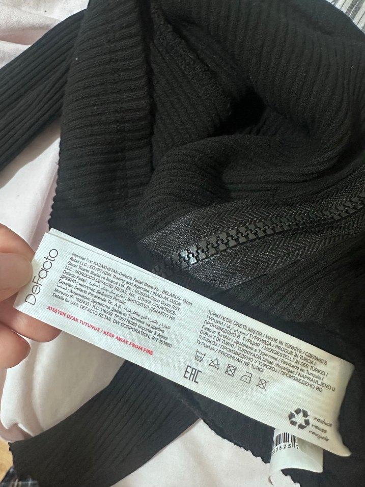 Siyah Fermuarlı Mini Kadın Ceket - Görsel 3