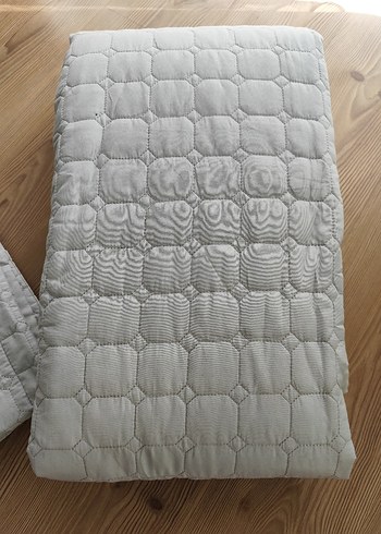 Gri Düz Desenli Yatak Örtüsü - Görsel 3