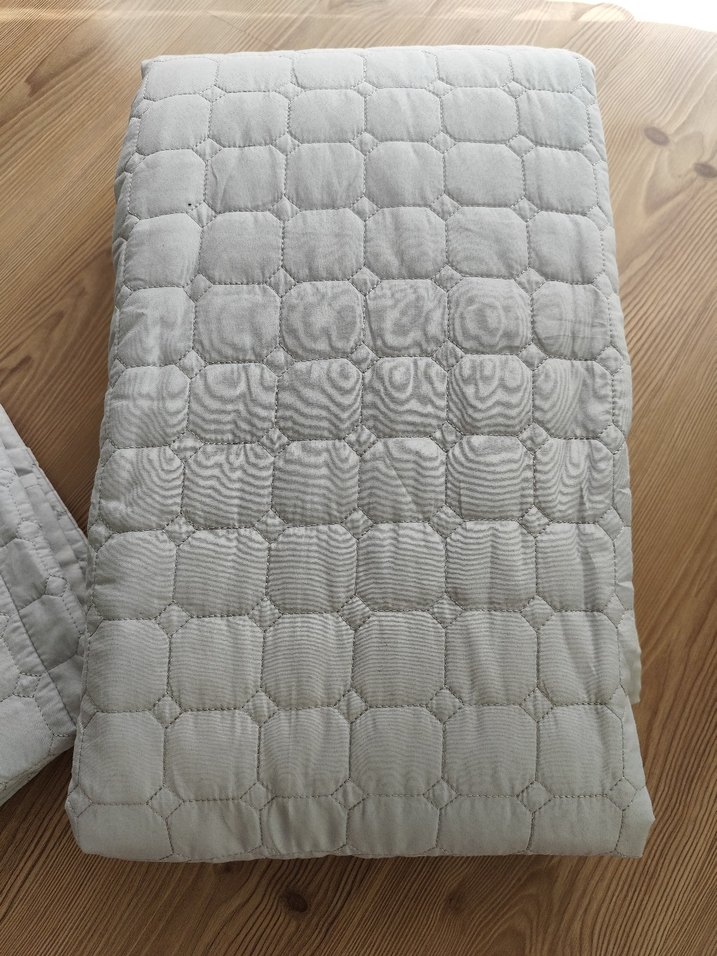 Gri Düz Desenli Yatak Örtüsü - Görsel 3