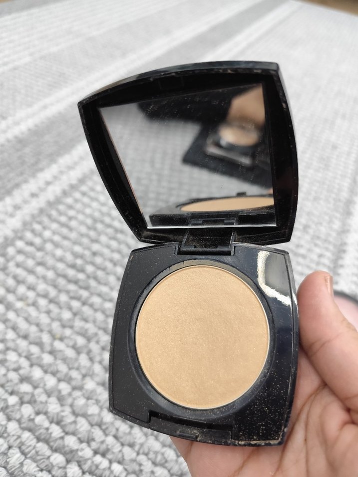 Avon Hollywood Collection Kırmızı Parlak Pudra - Görsel 2