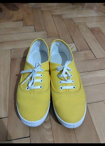 38 Beden sarı Renk Convers tarzı bez ayakkabı