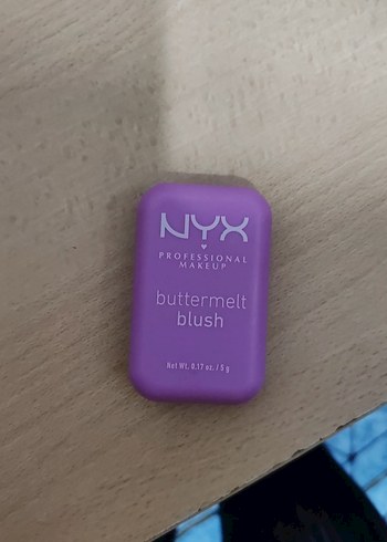 NYX Buttermelt Pastel Mor Allık