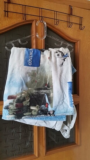 Plaj havlusu kendinden çantalı