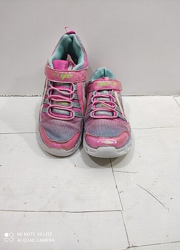 33 Beden Skechers heart form spor ayakkabı çok rahat