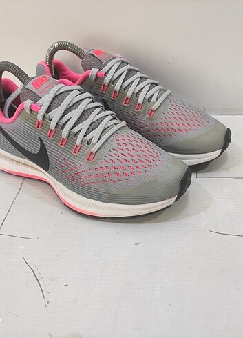 36 Beden gri Renk Nike runner Spor ayakkabı tertemiz çok rahat 