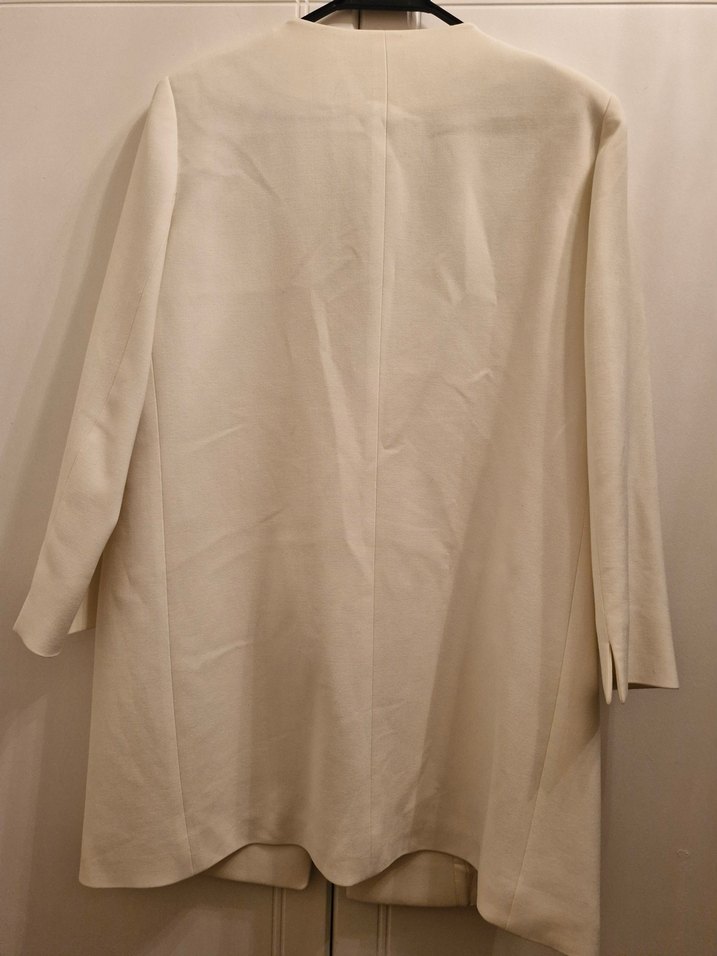 Düğmeli Beyaz Midi Kadın Klasik Ceket - Görsel 3