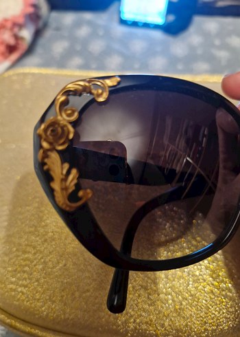 DOLGE GABBANA Altın Renkli Pullu Gotik Kadın Gözlüğü - Görsel 2