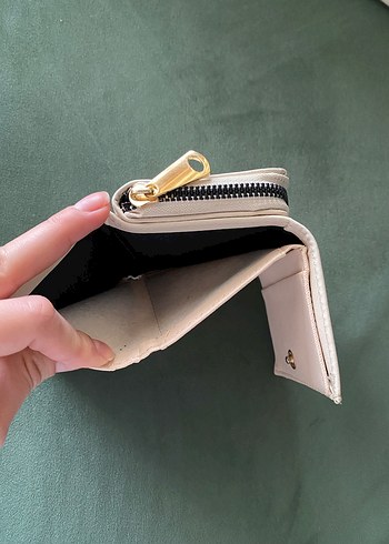 Minimalist Beyaz Deri Fermuarlı Kadın Cüzdanı - Görsel 3