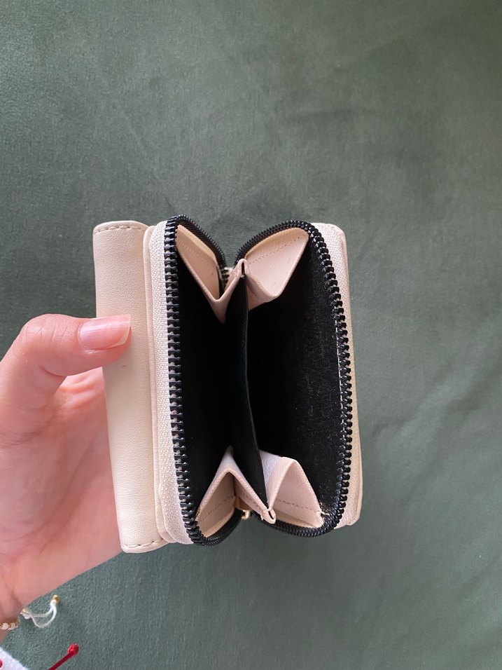 Minimalist Beyaz Deri Fermuarlı Kadın Cüzdanı - Görsel 4