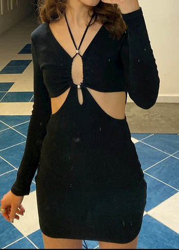 Siyah Aksesuarlı Mini Elbise - Görsel 3