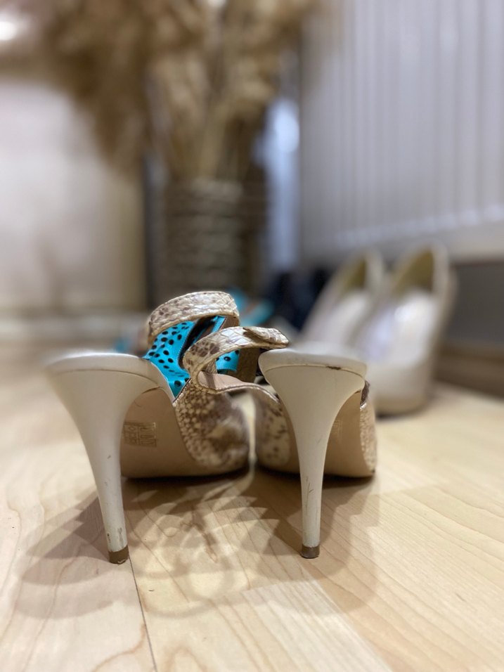 Bej Yılan Desenli Dolgu Topuklu Kadın Ayakkabı - Görsel 3