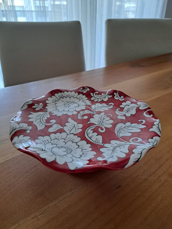 çini el yapimi Kırmızı Çiçek Desenli Dekoratif Ayaklı Tabak - Görsel 3