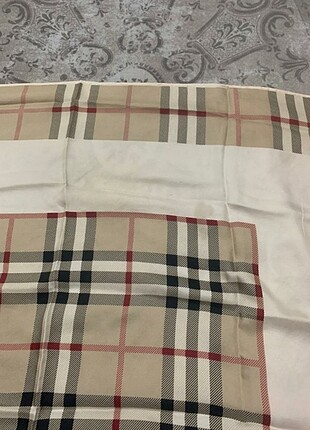 Burberry Eşarp
