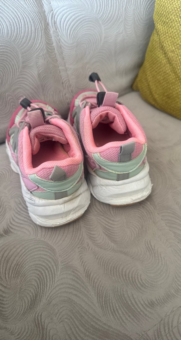 Kız Çocuk Pembe Bağcıksız Spor Ayakkabı - Görsel 3