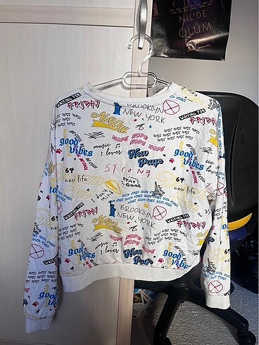 Sweatshirt