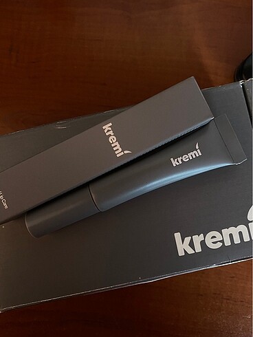 Kremi lip balm
