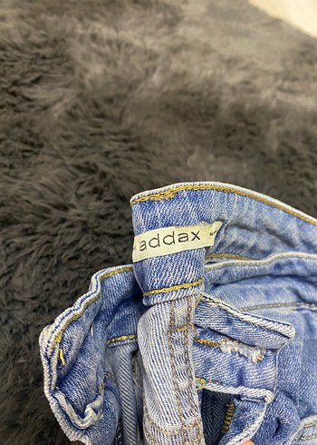 Düğmeli Rahat Kesim Mavi Kadın Jean - Görsel 3