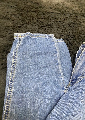 Düğmeli Rahat Kesim Mavi Kadın Jean - Görsel 2