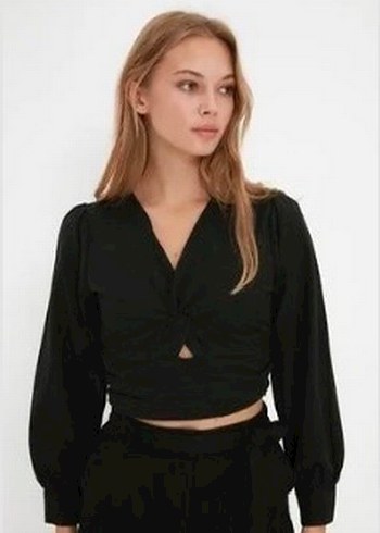 Düğmeli Siyah  V Yaka Bluz - Görsel 6