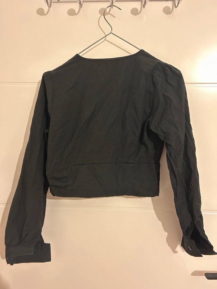 Düğmeli Siyah  V Yaka Bluz - Görsel 2