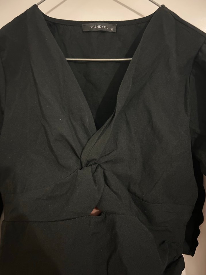 Düğmeli Siyah  V Yaka Bluz - Görsel 5