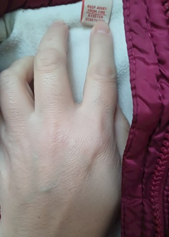 Bordo Kürklü Kapüşonlu Kız Yeleği - Görsel 2