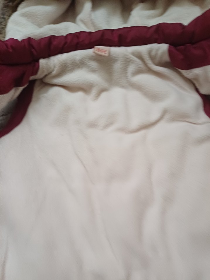 Bordo Kürklü Kapüşonlu Kız Yeleği - Görsel 3