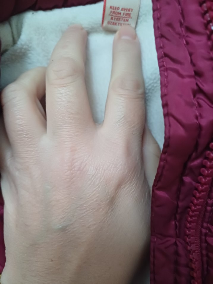 Bordo Kürklü Kapüşonlu Kız Yeleği - Görsel 2