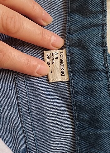 6 Yaş Beden çeşitli Renk 2 gömlek,1 kot,1 lakos