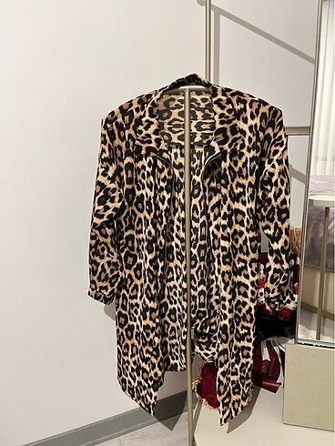 Leopar desenli fermuarlı gömlek tunik