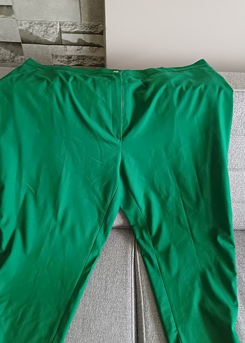 Kadın Parlak Yeşil Midi Kumaş Pantolon