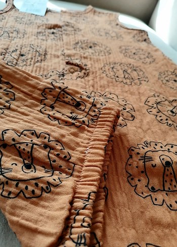 LC Waikiki Kahverengi Aslan Desenli Kolsuz Bebek Tulum