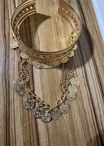 Altın Zincir Detaylı Kadın kol aksesuarı - Görsel 2