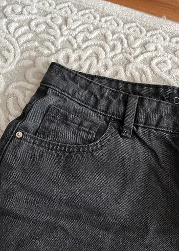 Siyah Mini Bol Kesim Kot Şort - Görsel 3