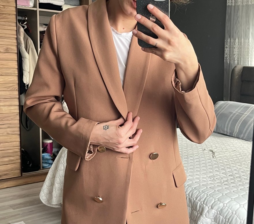 Bej Kadın Düğmeli Midi Ceket - Görsel 4